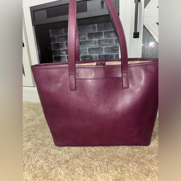 Michael Kors Tote -Wine Color 🍷 - Picture 2 of 4